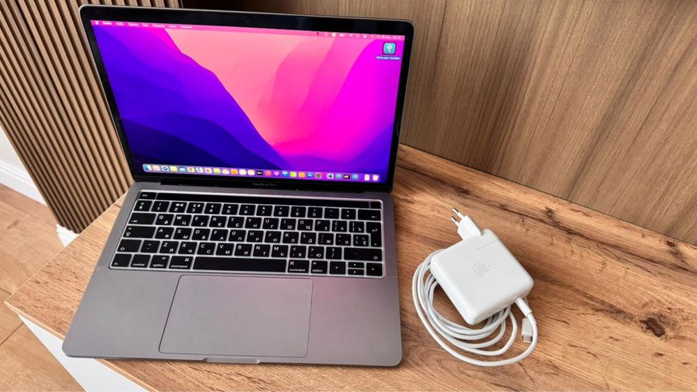 Продам Mac Book Pro. В отличном состоянии