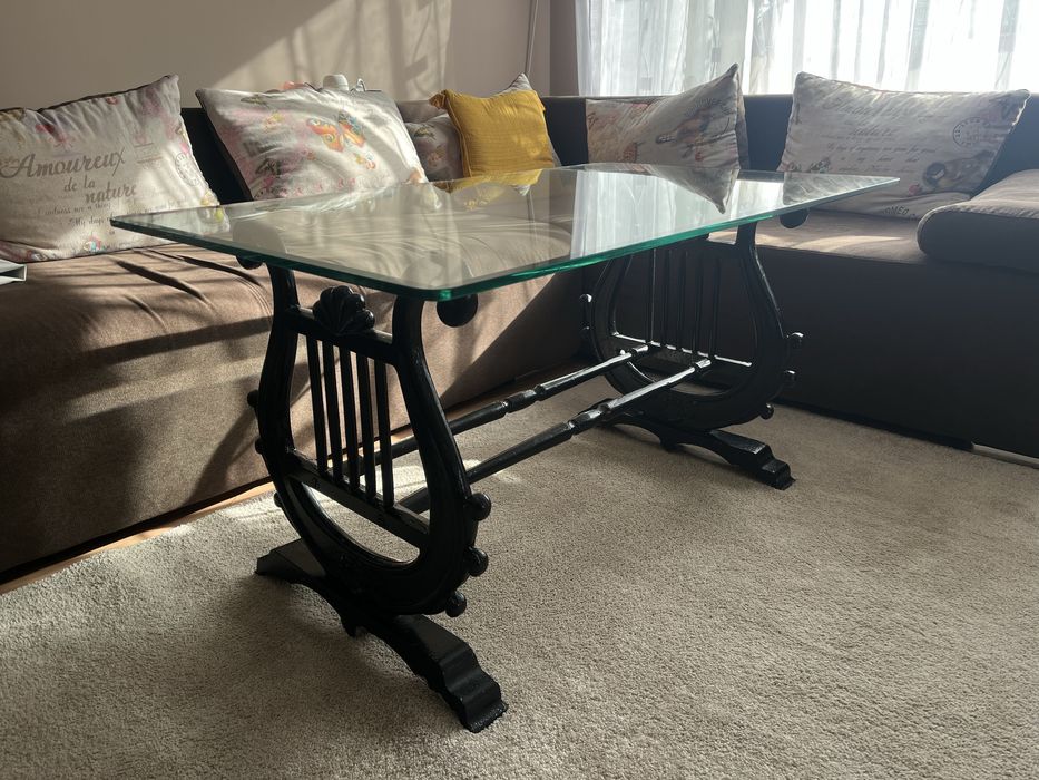 Ръчно изработена холна маса