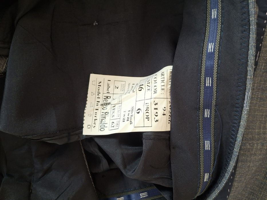 Продам костюмы мужские