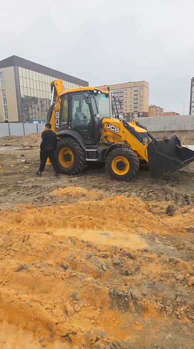 Эксковатор погрузчик