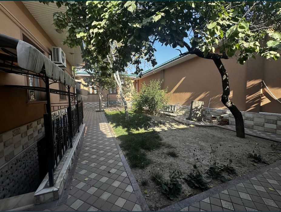 Продается дом 5 соток р-н Мирзо Улугбек 300м2