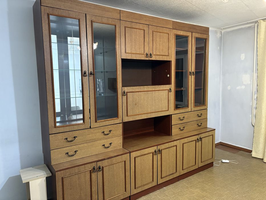 Продам сервант советский