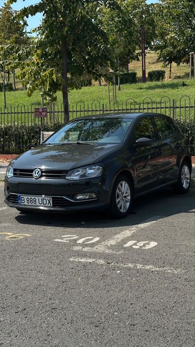VOLKSWAGEN Polo