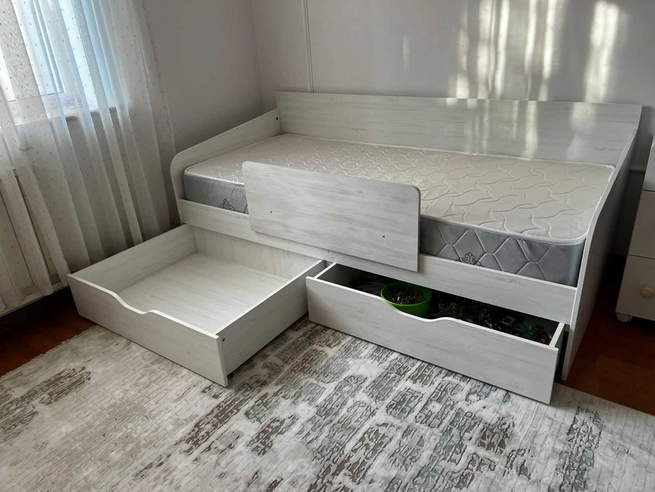 Кровати односпальные с нишами