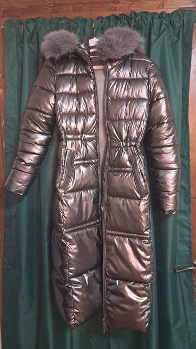 Geacă lungă metalică lucioasă