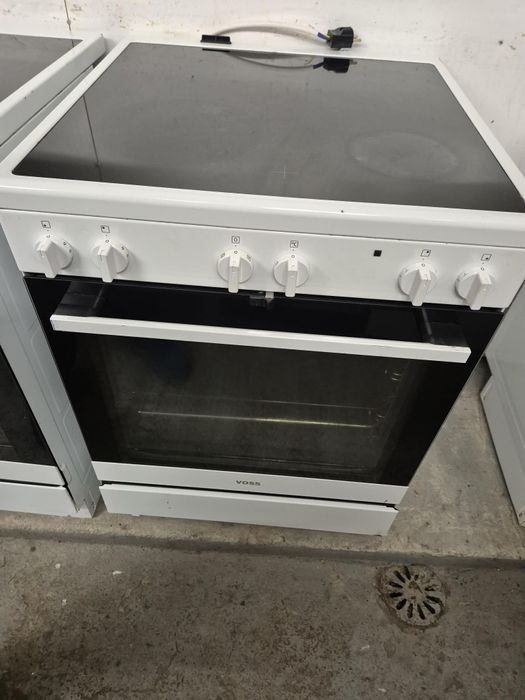 Свободностоящи фурни с керамични котлони гаранция 12 месеца