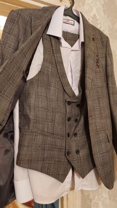 Срочно продам костюм