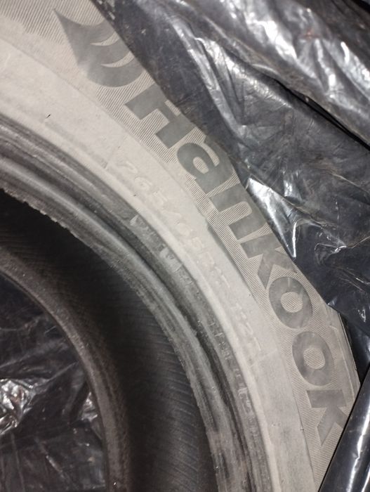 Продам зимние шины комплект