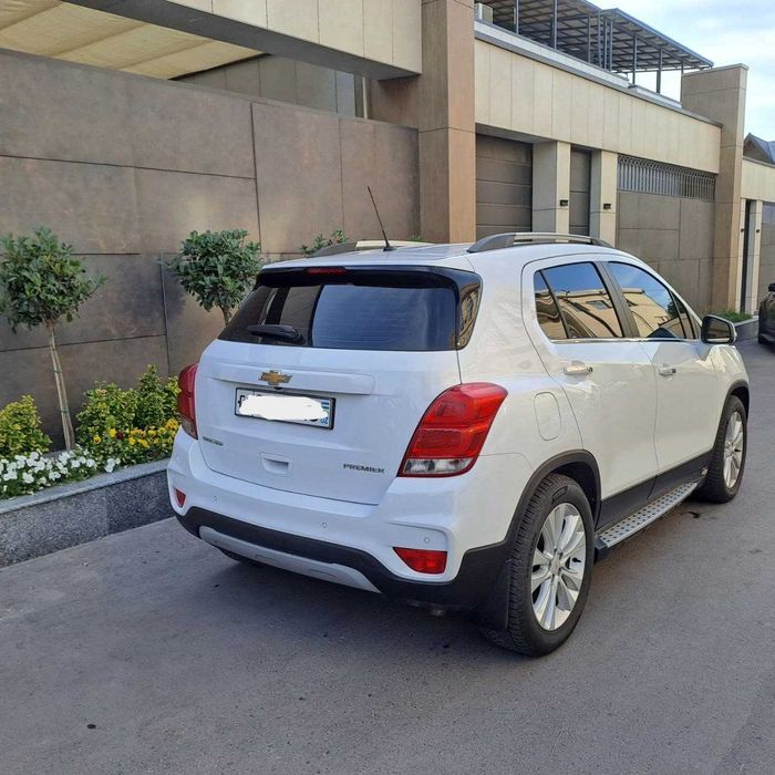 Chevrolet Tracker Premier — 1-ый выпуск, автомат