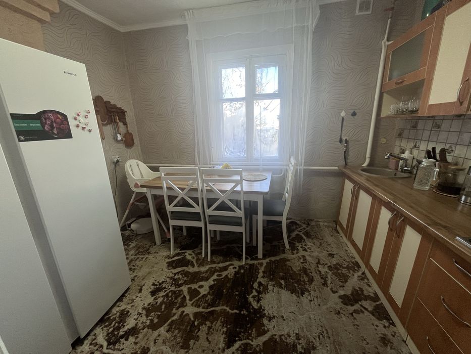 Продается полдома в алмалыке