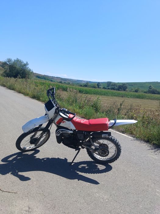Vînd yamaha DT 125