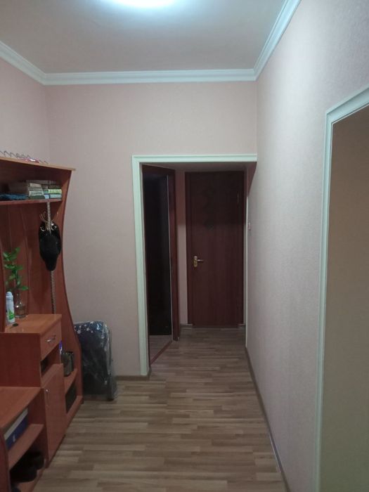 Продается квартира в хорошем состоянии срочно поселок улугбек