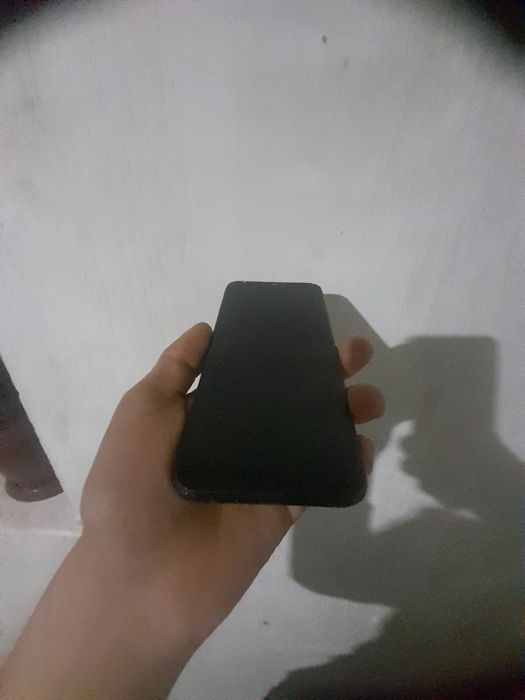 Redmi not 8 ideal aybi yoq xotirasi 64 4narx 350 kelishamz