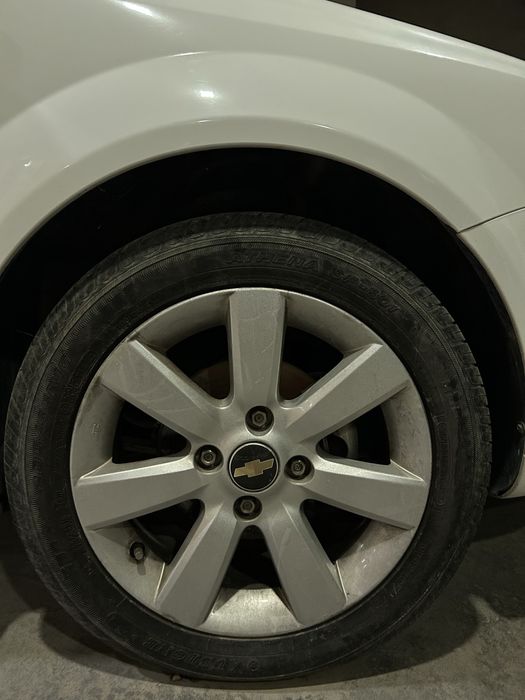 Lacetti 1.8 sotiladi!