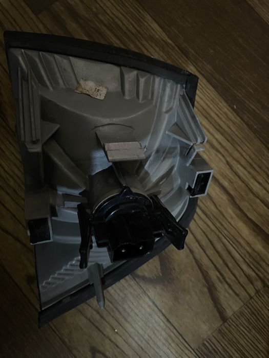 Мигач за бмв е36 десен