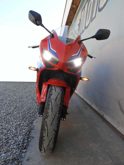 Motocicleta Honda CBR650R ABS E-Clutch 2026 | Rate | Leasing