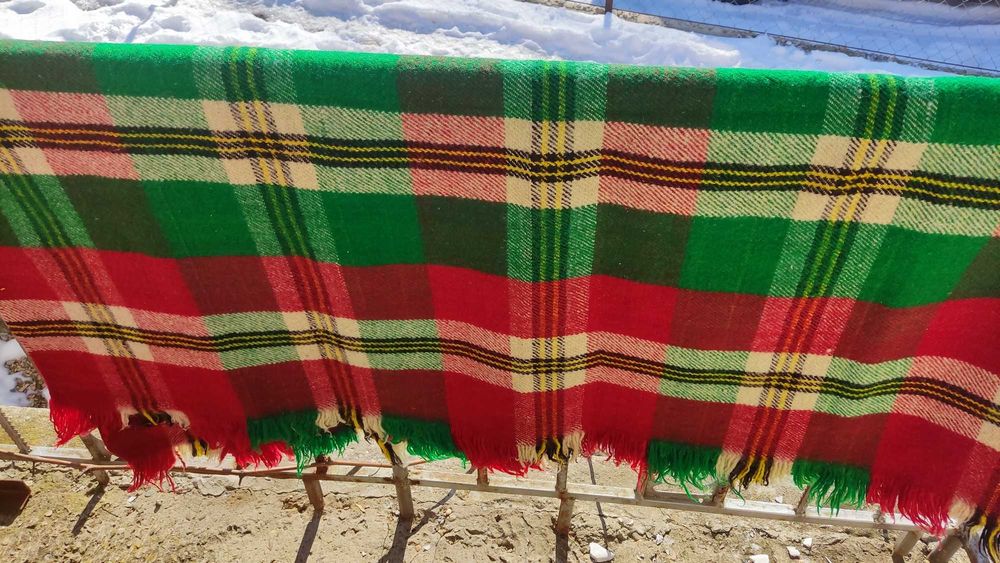 Родопски одеяла в различни цветове