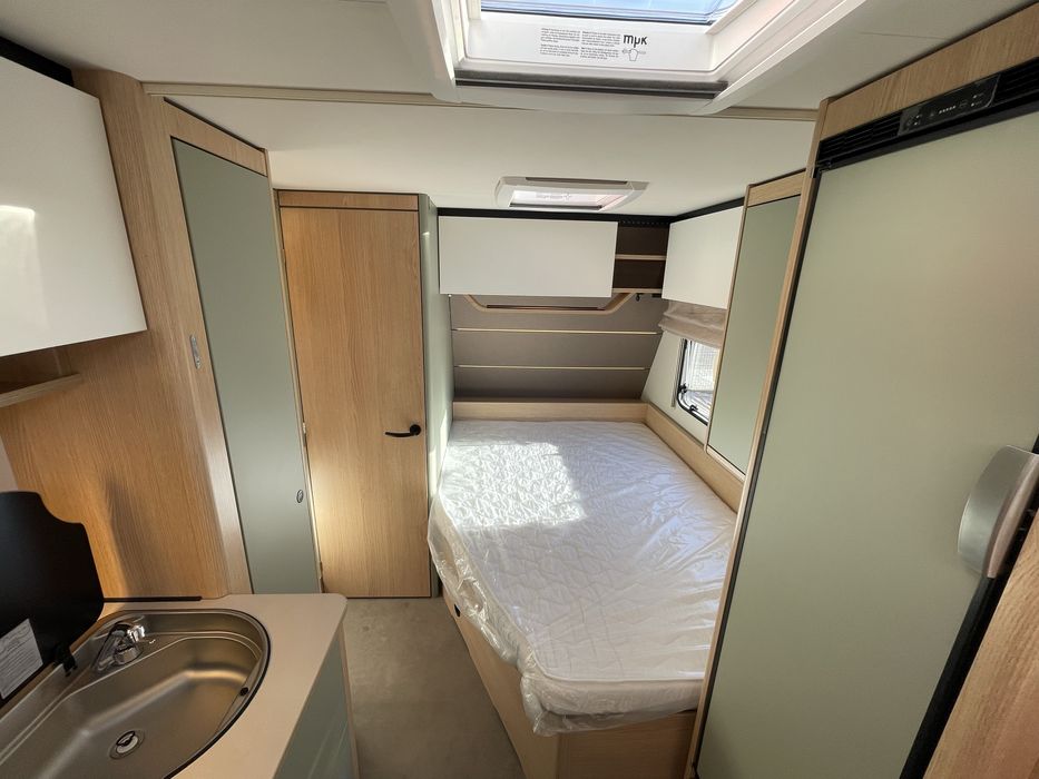 Rulotă Lmc Style 440D/ noua/ 12ani garantie/ premium/ 4-5 persoane