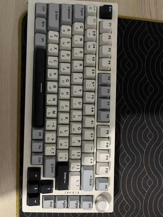 Продаю клавиатуру aula f75