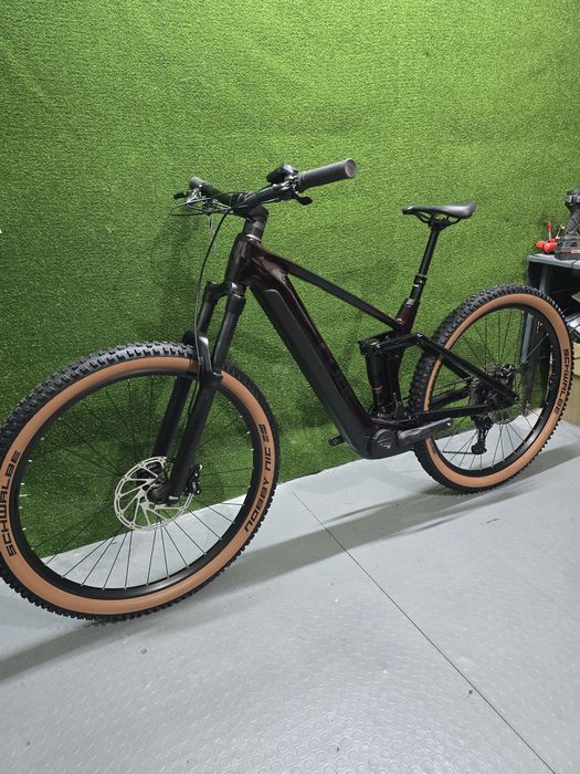 електрически планински велосипед (e-MTB) с двойно окачване Cube Stereo Hybrid 140 HPC  750