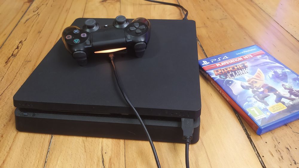 PS4 | PS 4 slim 500 гб + Джойстик + Ratchet & Clank  |  Почистена