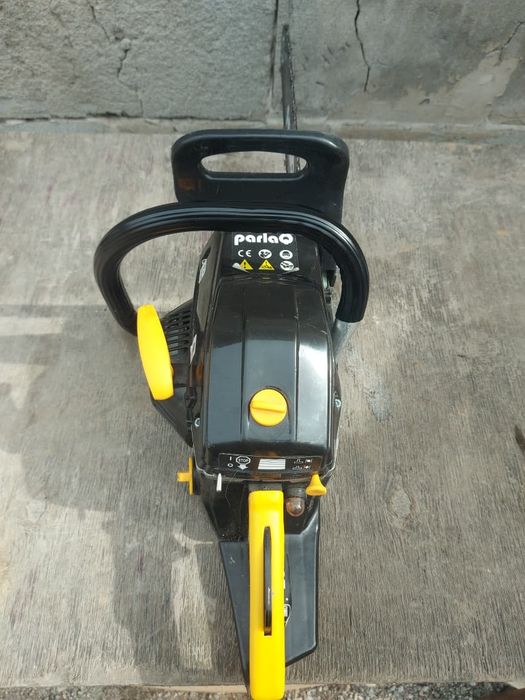 Бензопилу продам срочно