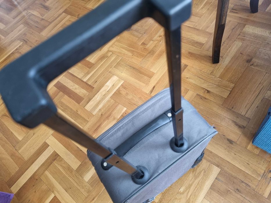 Среден размер куфар