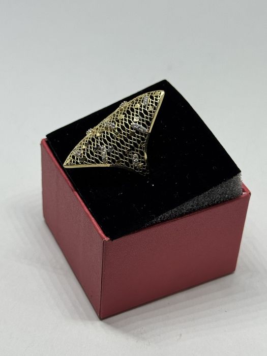 златен дамски пръстен 1.95гр 14к 585