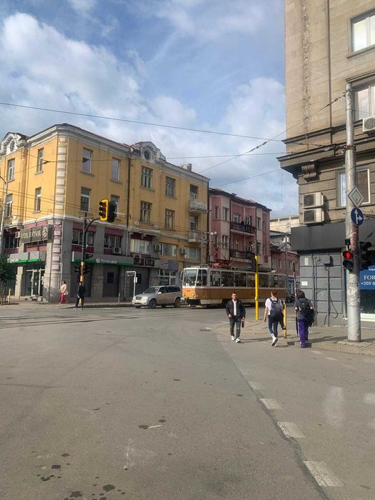 Дава се под наем Магазин в София, Център - 30 кв.м за 750 € - Снимка #1