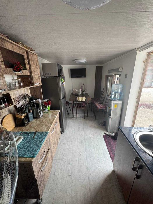 Продам дом махалля А.Тимура 1,5соток 6комнат угловая