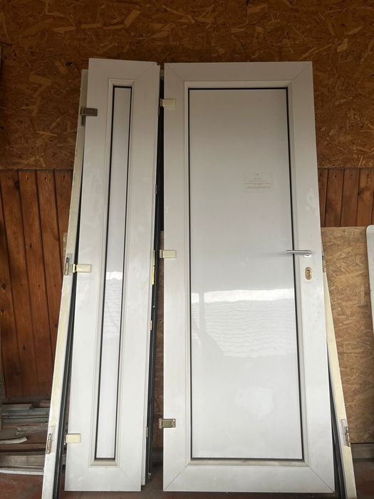Дверь пластик двухстворчатый  .Германия