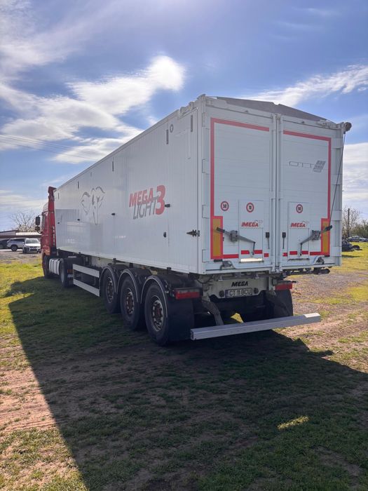 Se vinde la pachet daf xf semiremorca mega