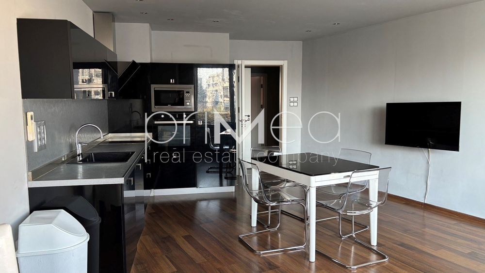 Дава се под наем Тристаен апартамент в Бургас, Изгрев - 108 кв.м за 657.9 € - Снимка #1