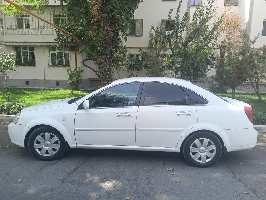Lacetti 1.8 в хорошем состоянии