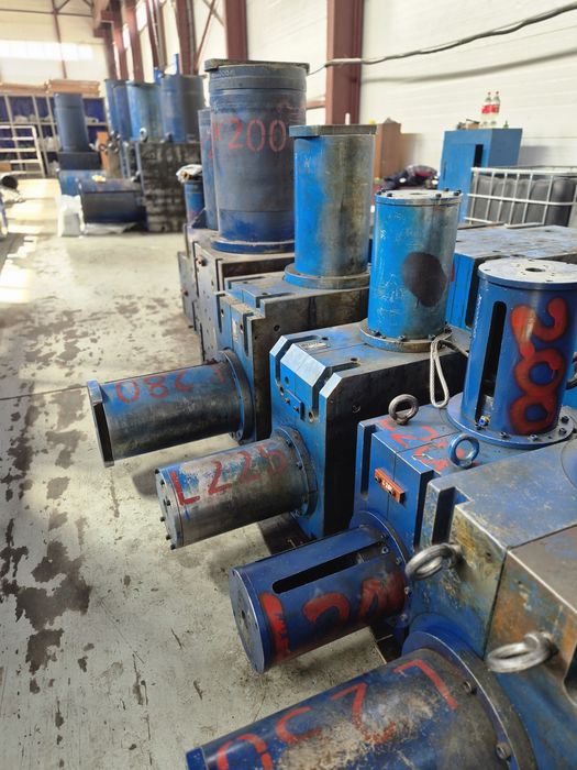 Термопластавтомат TEDERIC TRX 650J