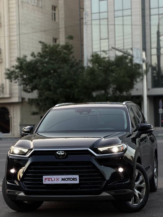 Toyota Highlander 2024 — 2