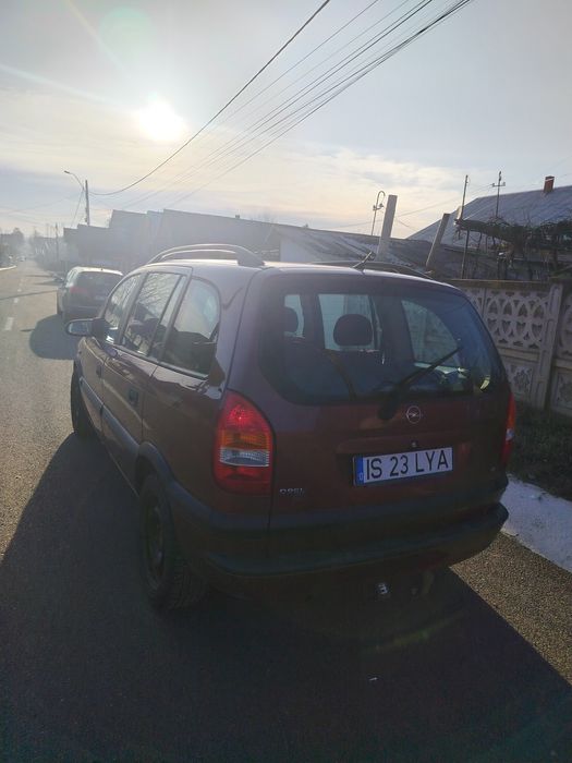 Vând Opel zafira A