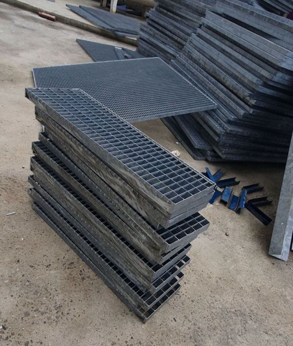 Trepte zincate galvanizate