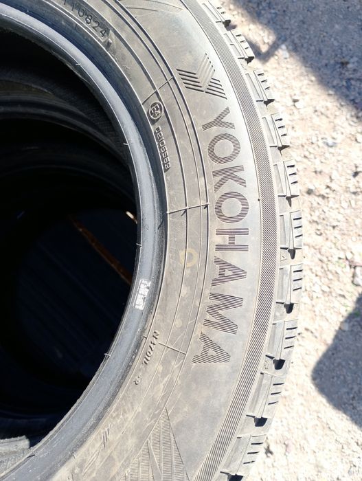 Продам зимние шины Yokohama