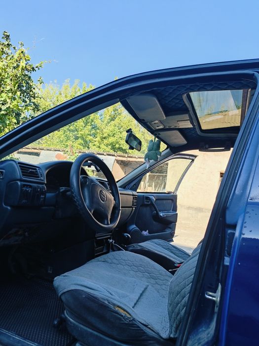 Opel vektra 1.8 .1994