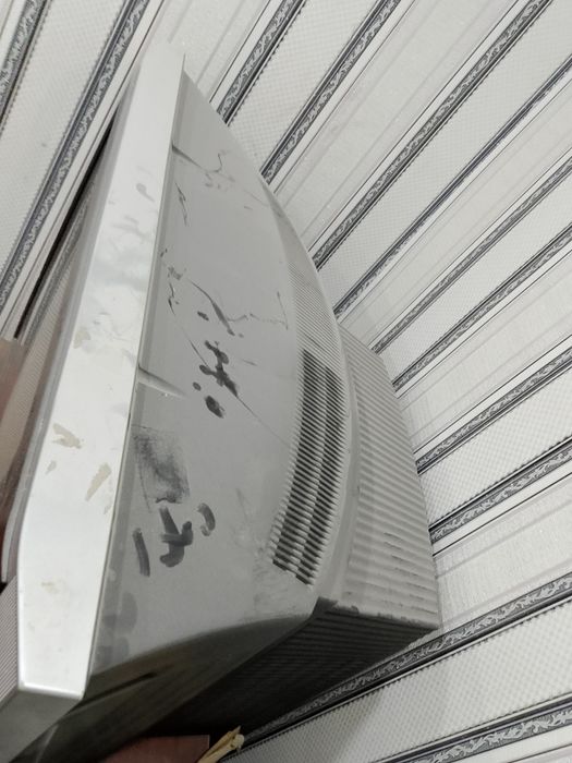 Телевизор LG работает