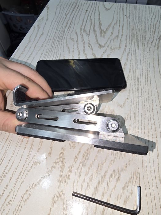 Подставка Держатель Телефона Планшета из нержавеющей стали весом 1 кг