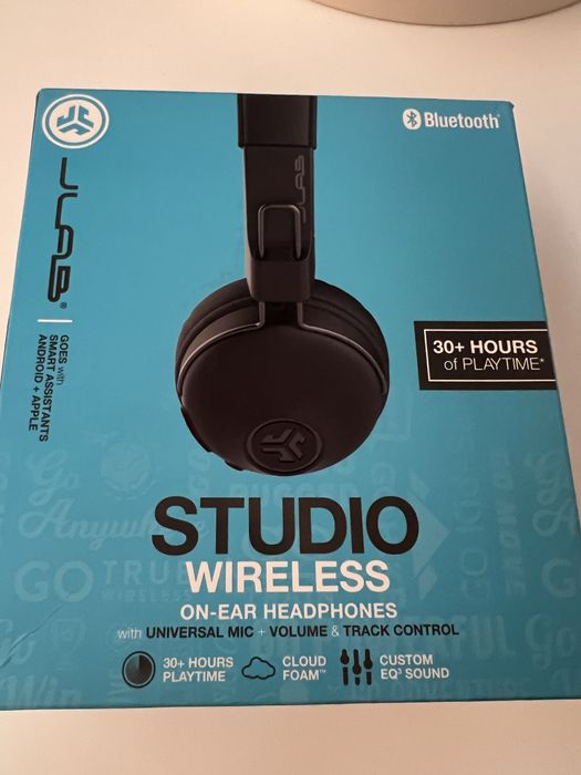 Vând JLab Studio Wireless On-Ear Headphones