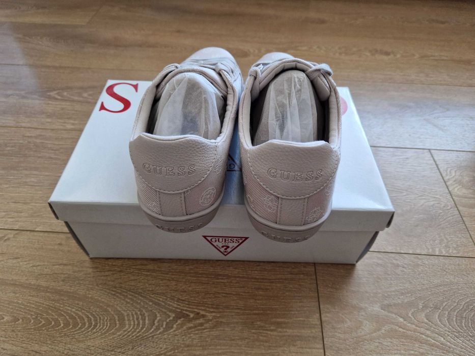 Guess сникърси нови
