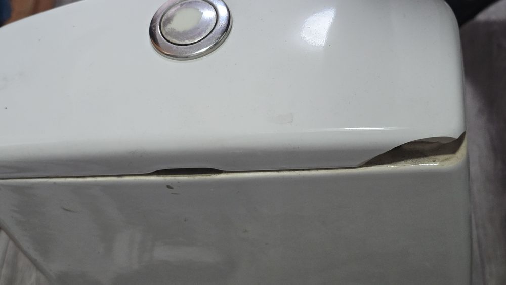 Продам унитаз в сборе