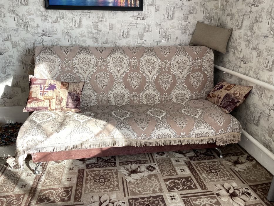 Диван и два кресла