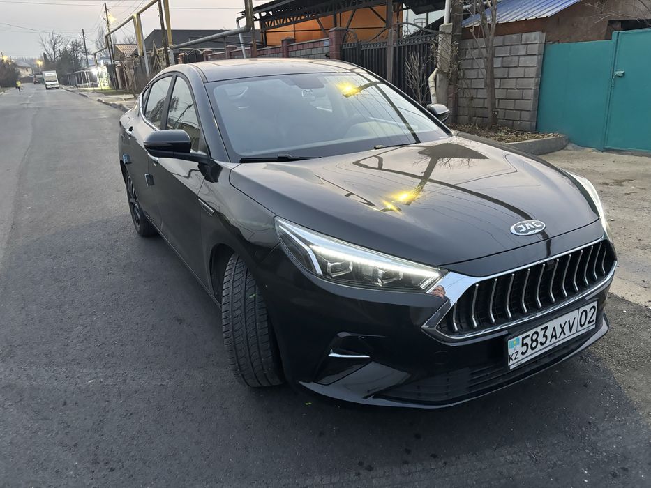Автомобиль Jac j7 2023 года