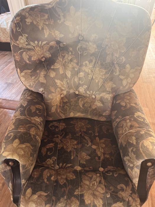 Продам диван и 2 кресла