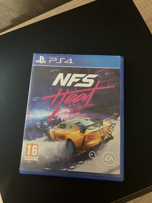PS 4 pro 1 TB + 5игри.