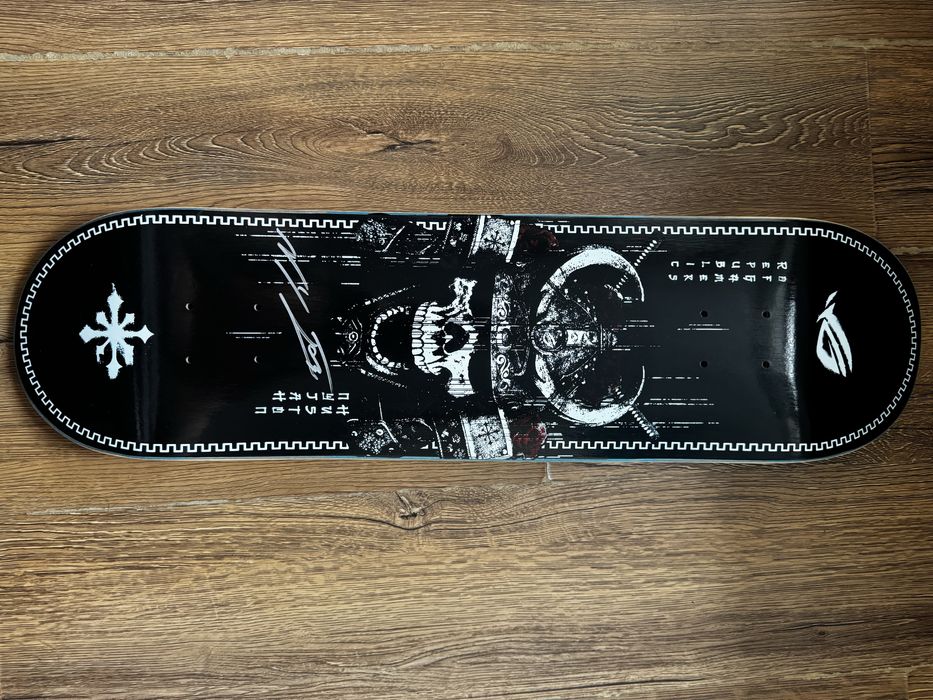 Placa Skateboard Disorder Skateboards x Republic of Gamers - SEMNATA